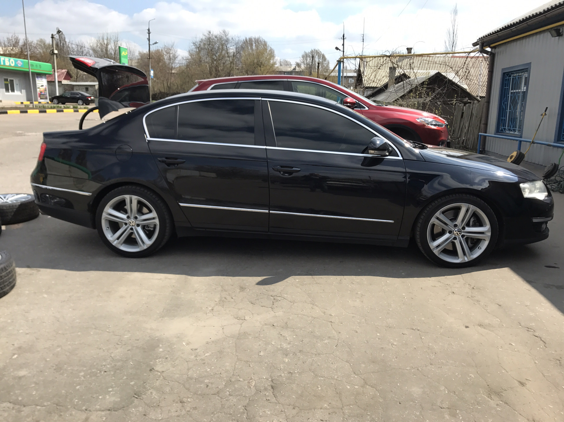 Пассат б6 на 18 дисках фото Установка r19 Luxor - Volkswagen Passat B6, 3,2 л, 2007 года колёсные диски DRIV