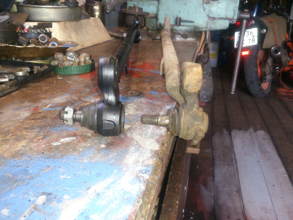 Средняя тяга трапеции — Nissan Terrano I, 2,7 л, 1991 года | своими ...