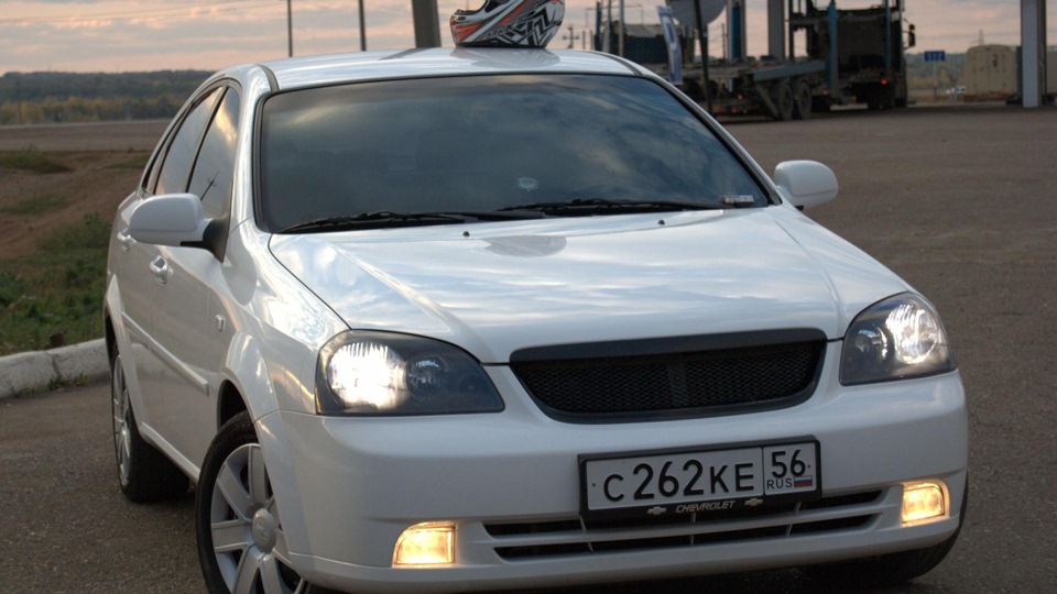 Шевроле Лачетти 2007 белая