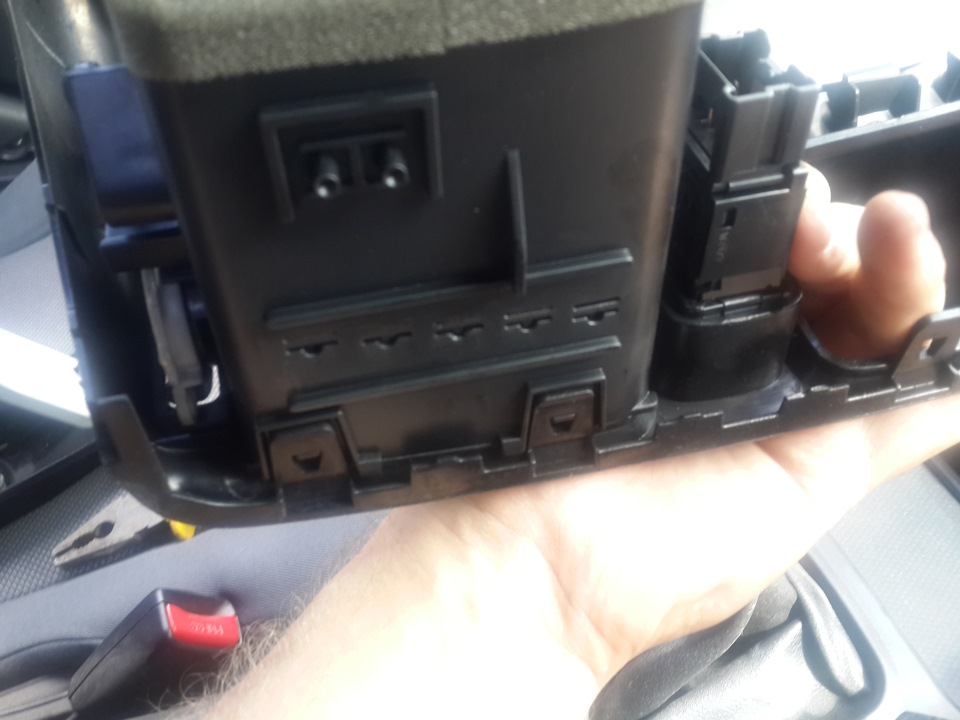 Как снимается магнитола! — Nissan Almera II (N16), 1,5 л, 2005 года ...