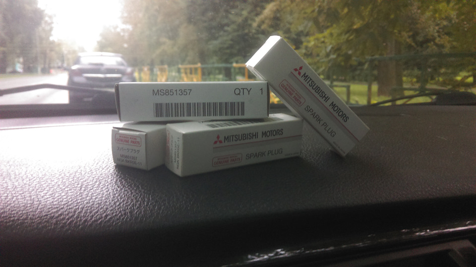Замена свечей зажигания — Mitsubishi Lancer IX, 1,6 л, 2005 года ...