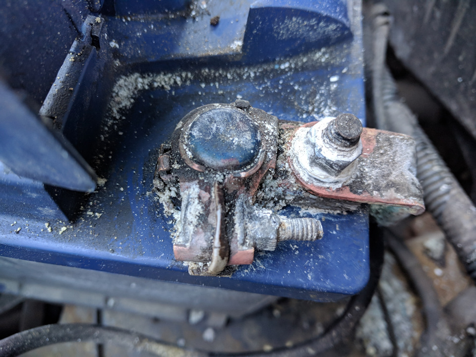 Что ты такое #$*&%! Или как снять клемму с АКБ — Toyota Avensis I, 1,8 ...