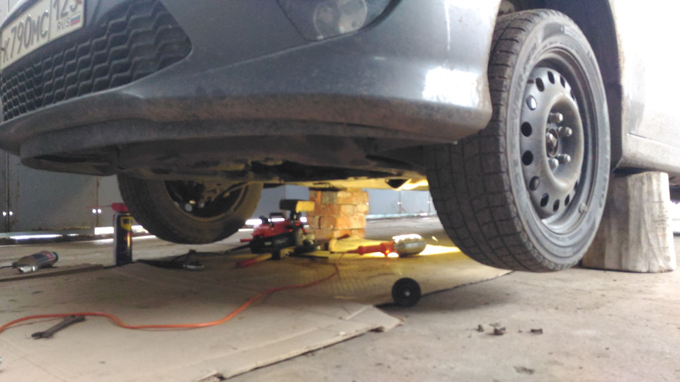 Замена гофры выхлопной системы — Hyundai i30 (1G), 1,6 л, 2010 года ...