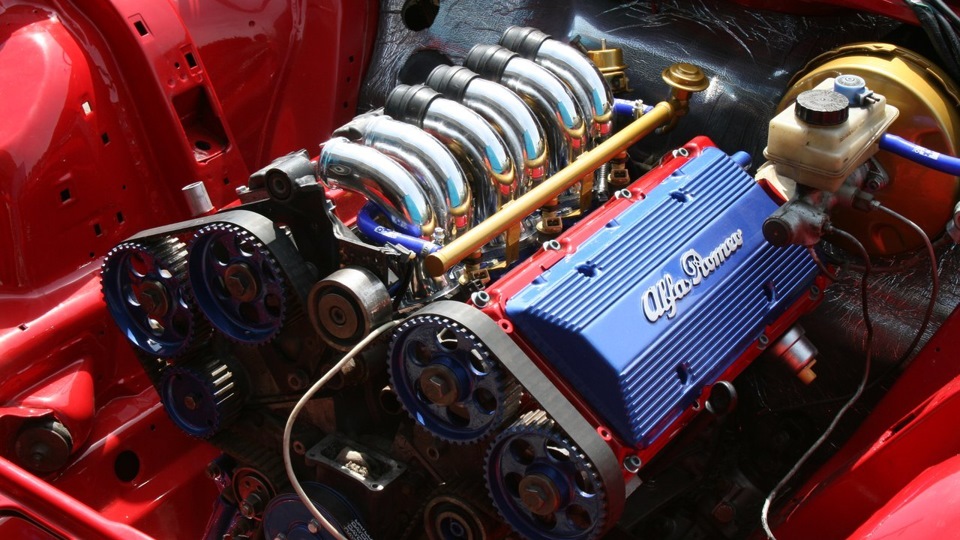 3.3 v6. Alfa Romeo v6 Busso. Двигатель Альфа Ромео v6. Мотор Alfa Romeo 75. Alfa Romeo 75 двигатели.