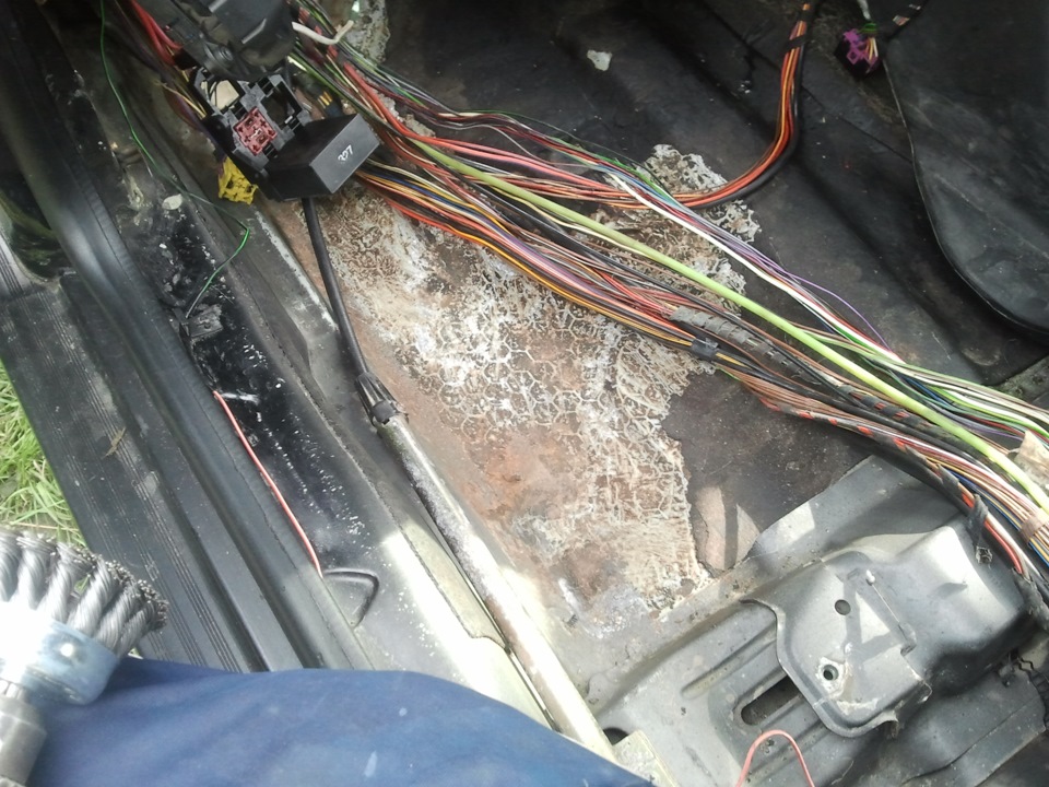 Сигнализация ауди 100. Подключение сигнализации на ауди 100с4. Заводская сигнализация ауди 100. Сигнализация ауди 100. Заводская сигнализация ауди 100.