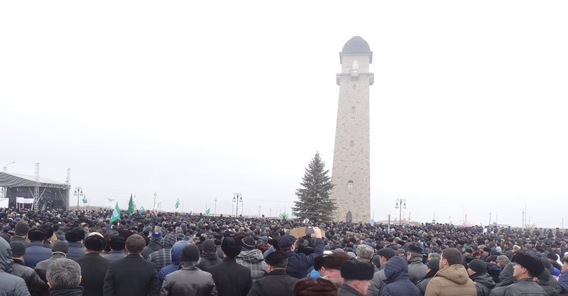 Погода на день в назрани. Башня согласия Ингушетия. Площадь Республики в Магасе. Площадь согласия Назрань. Башня Ингушетия в Магасе ночью.