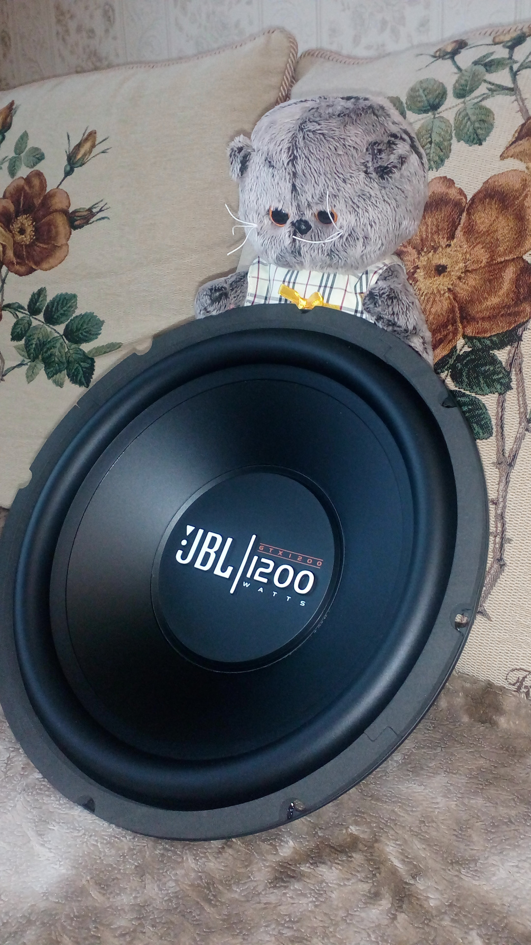 Ищу саба. JBL gt-1200. JBL gt-x1200. JBL gt1241. JBL x600 Pro.