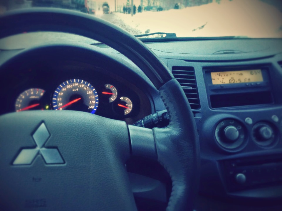 Кто нибудь ставил Си-Би в Грандис? — Mitsubishi Grandis, 2,4 л, 2004 ...