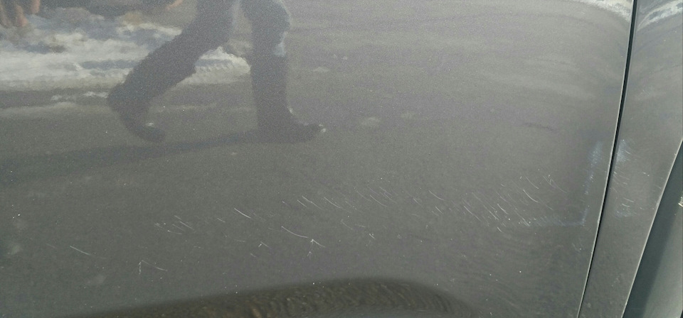 Здесь так же небольшие царапки… — Chevrolet Orlando  (1G)