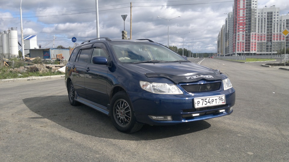 Toyota Corolla Fielder 2010 синий