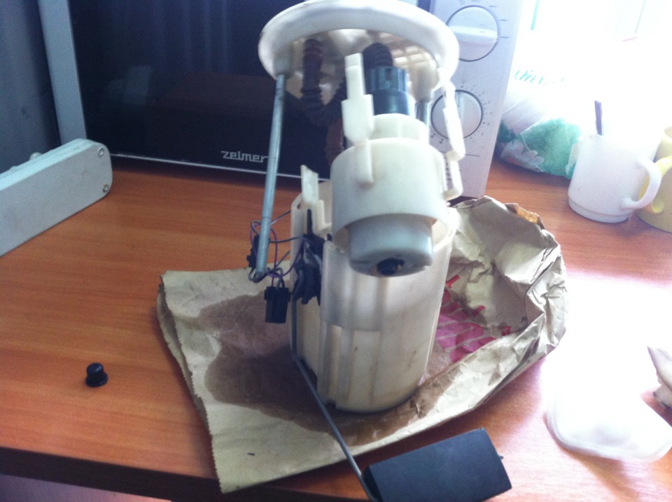 Замена сеточки в бензобаке — Lada 112 Coupe, 1,6 л, 2008 года ...