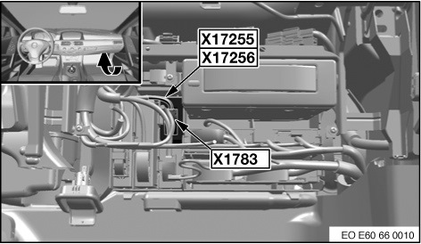 Расположение точек X17255 и X17256 вместе с разъёмом X1783 (перчаточный ящик) — BMW 6 series (E63)