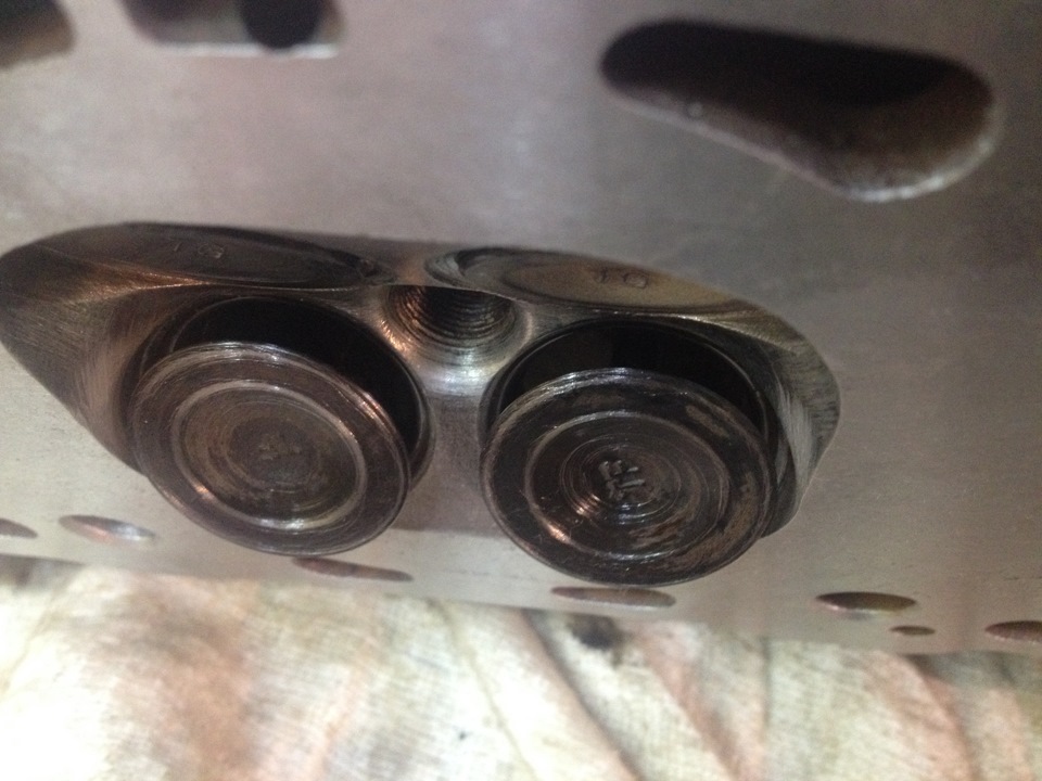 Магнитятся ли клапана. Клапан с натриевым наполнением. 6 загнуло клапана. Магнитятся ли клапана. Пяток вентилей урал.