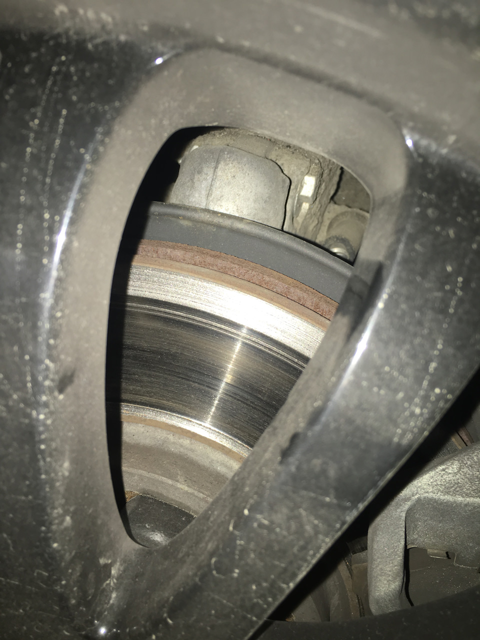 Помогите советом . Неравномерная выработка и " шорканье" в правом ...