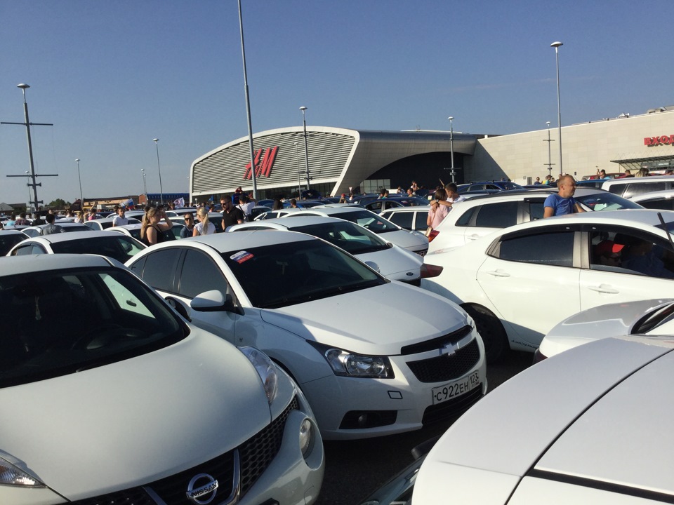 Заняли место в самом центре — Chevrolet Cruze (1G)