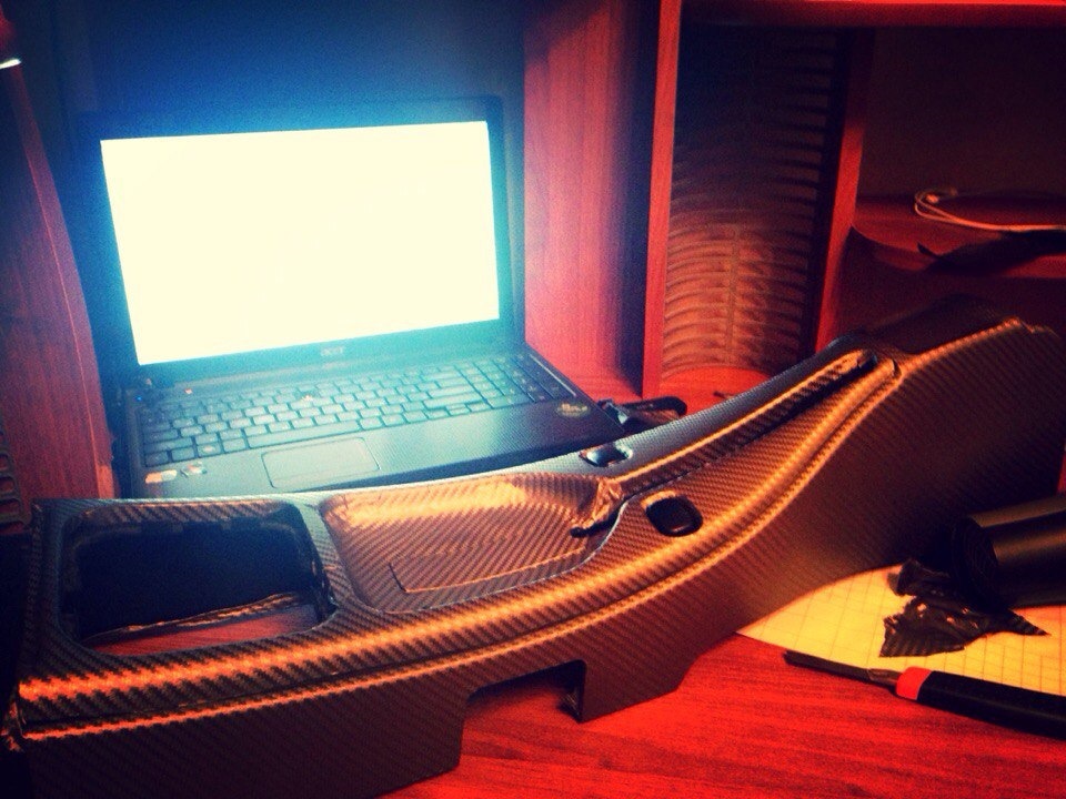 Оклейка виниловой пленкой под \"карбон\" деталей салона — Lada 2115, 1,5 ...