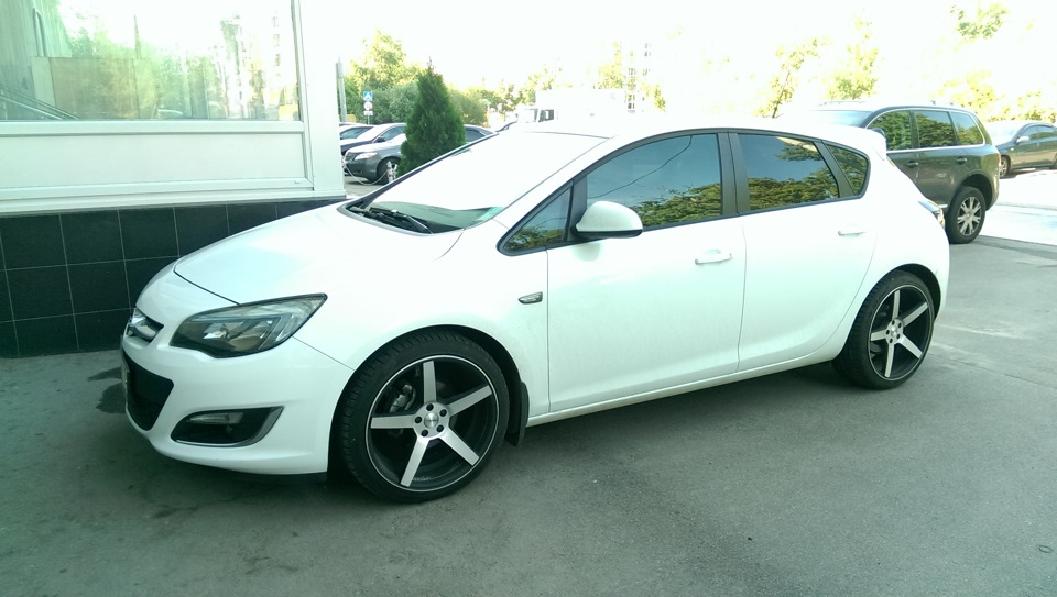 Opel Astra j седан r18