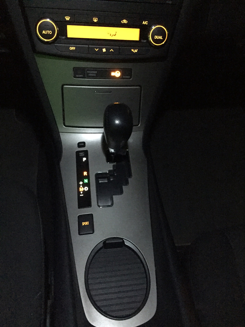 Фото в бортжурнале Toyota Avensis III