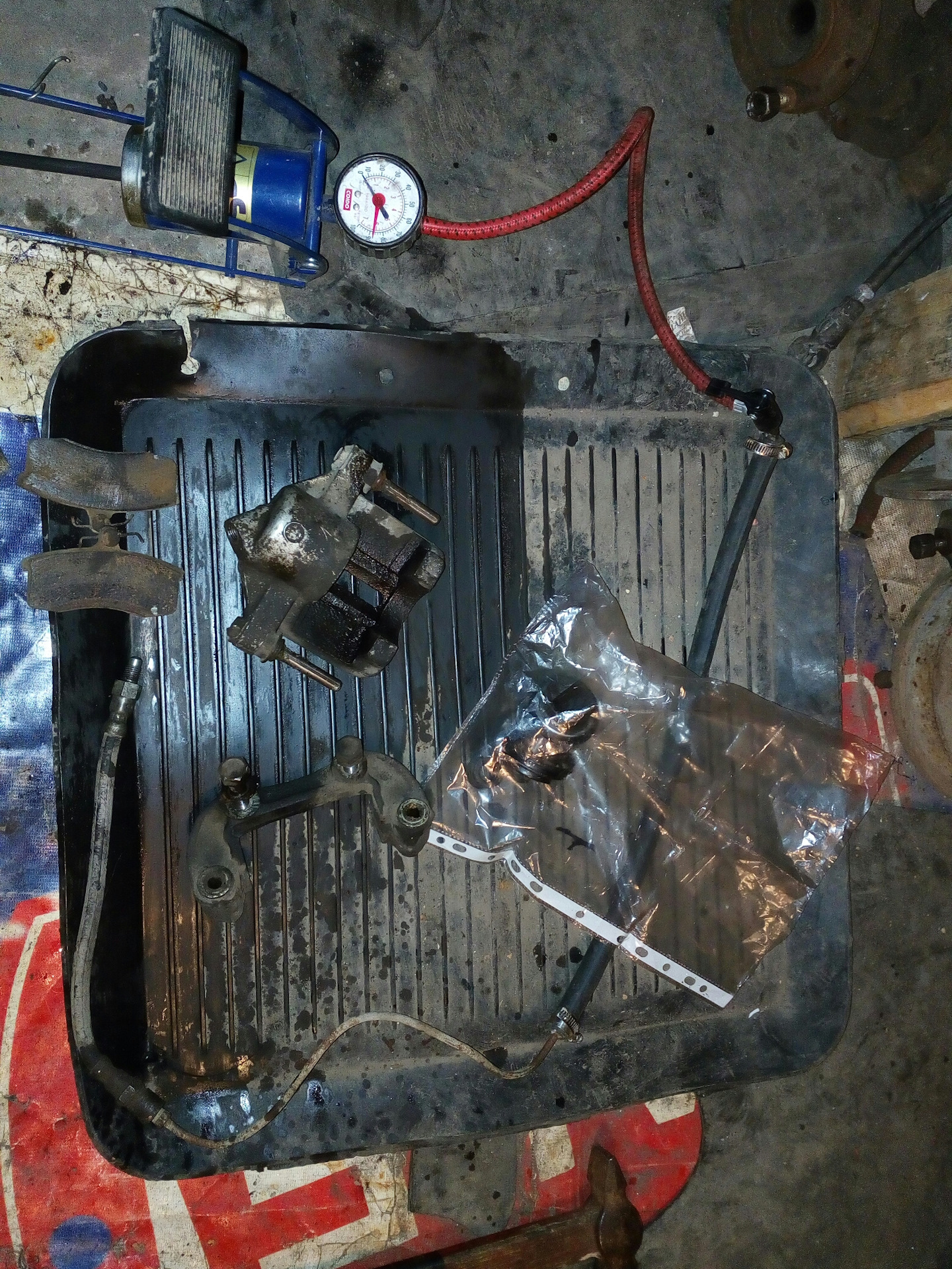 Разборка тормозного суппорта Оки — Lada 11113 Ока, 0,7 л, 2000 года ...