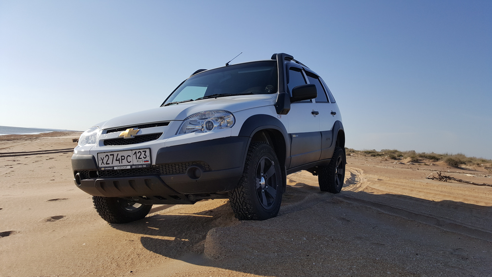 Chevrolet Niva 1.7 бензиновый 2016 | Ярко-белый Айсберг на DRIVE2