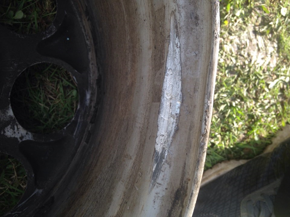 Помял диск — Alfa Romeo 156, 2 л, 2001 года | колёсные диски | DRIVE2