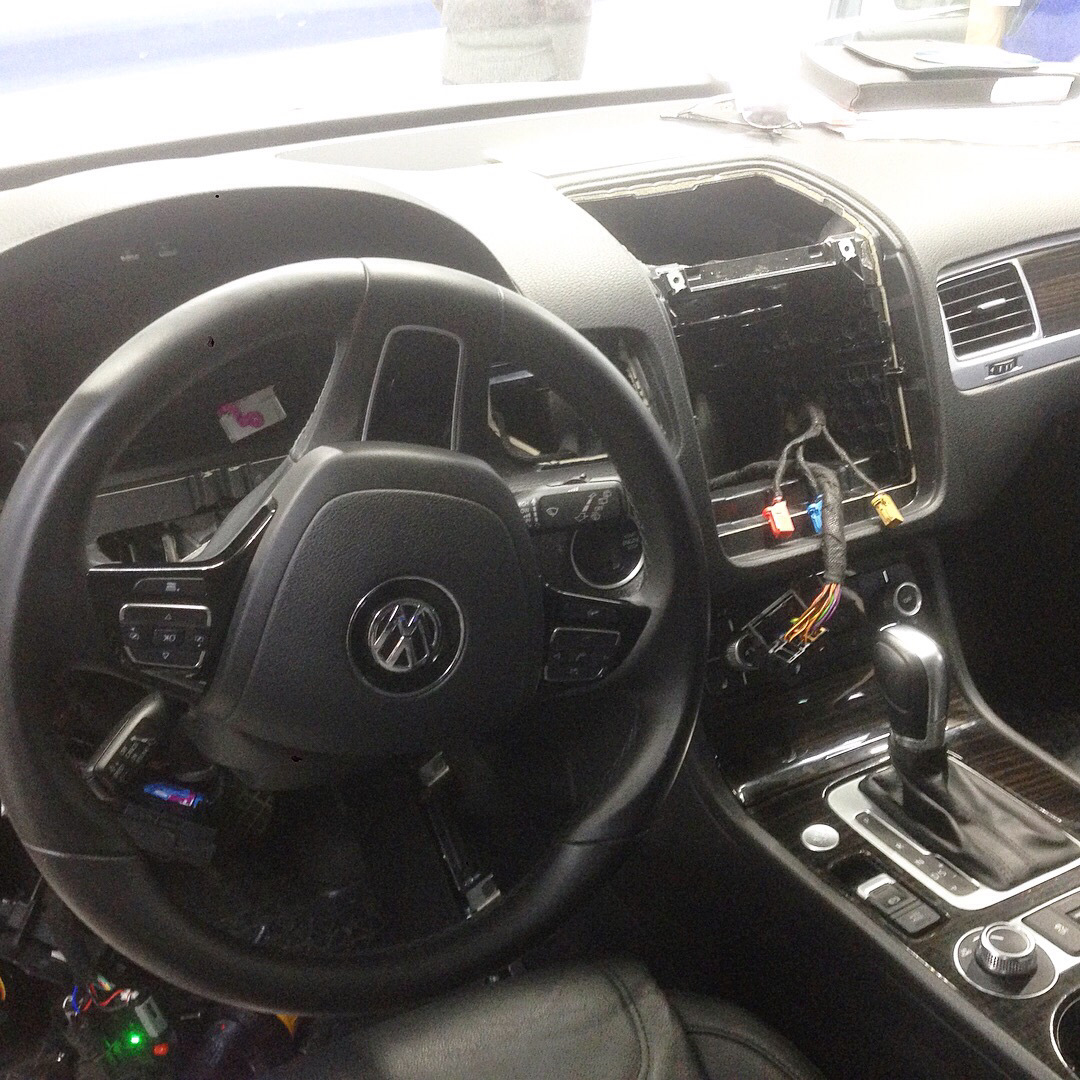 Как снять магнитолу volkswagen touareg Путеводитель в туарег! Или установка RNS 850 в Touareg fl - DRIVE2