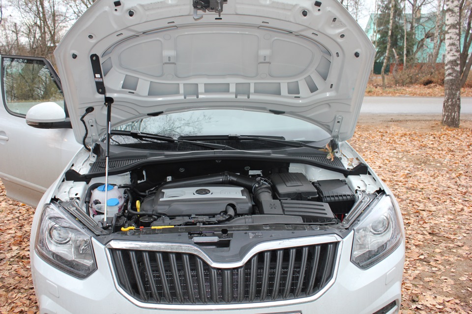 Утеплитель капота и газовый упор — Skoda Yeti, 1,8 л, 2014 года ...