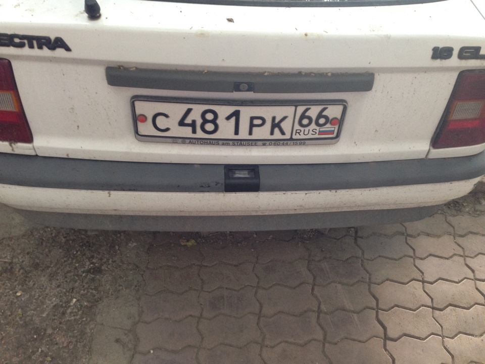 Замена подсветки номерного знака — Opel Vectra A, 1,6 л, 1990 года ...