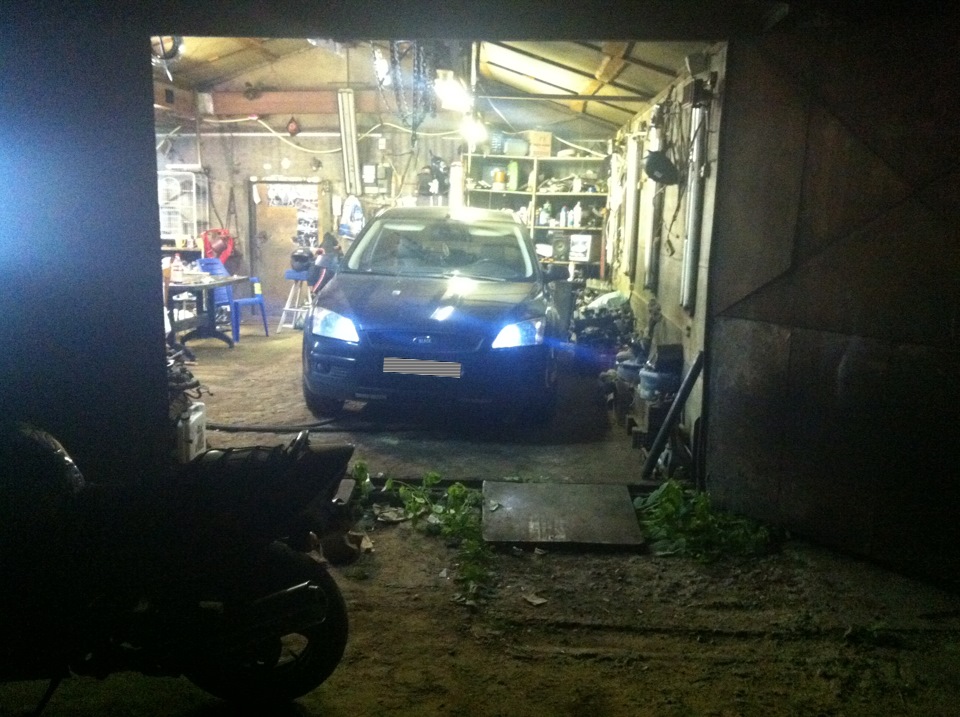 Замена пыльника правого внутренего шруса. — Ford Focus Hatchback II, 2 ...