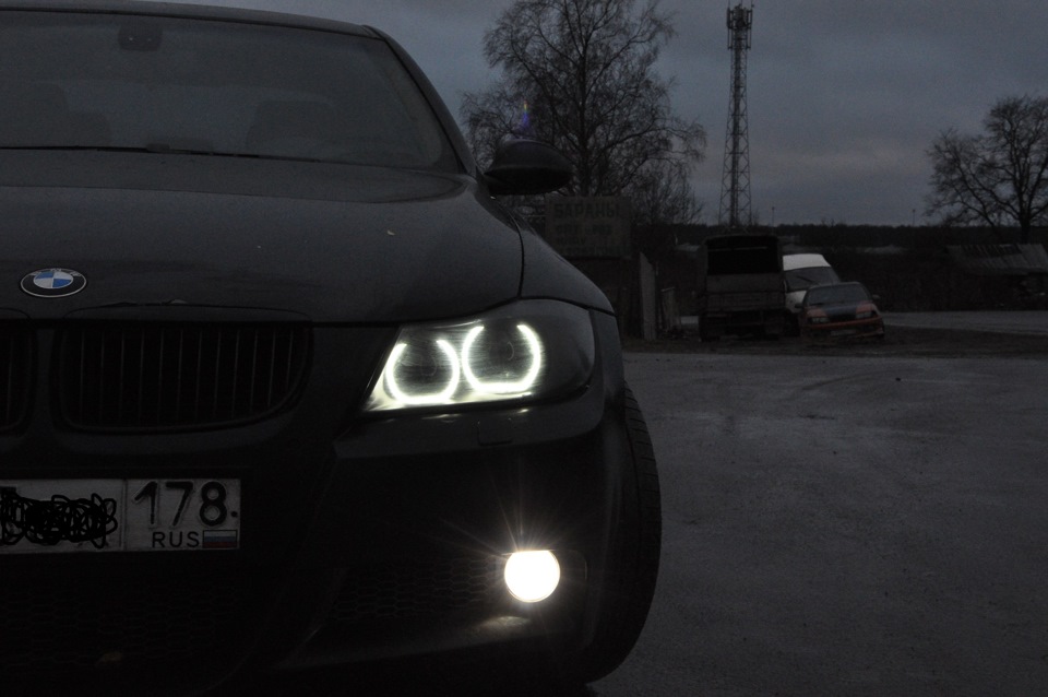 Ангельские глазки БМВ е90. Led фары БМВ е90. F90 BMW ангельские глазки. БМВ е90 led глазки. Ангельские глазки е90