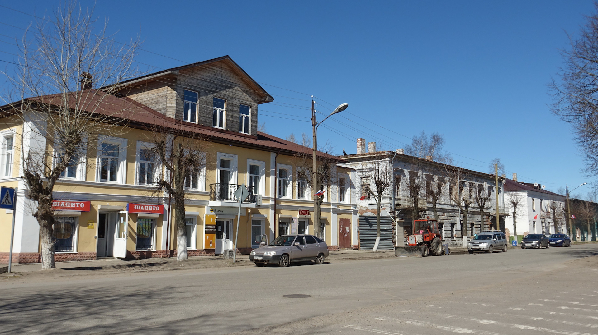 Нова новая ладога. Город новая Ладога. Новая Ладога площадь города. Новая Ладога Центральная площадь. Новая Ладога улицы города.