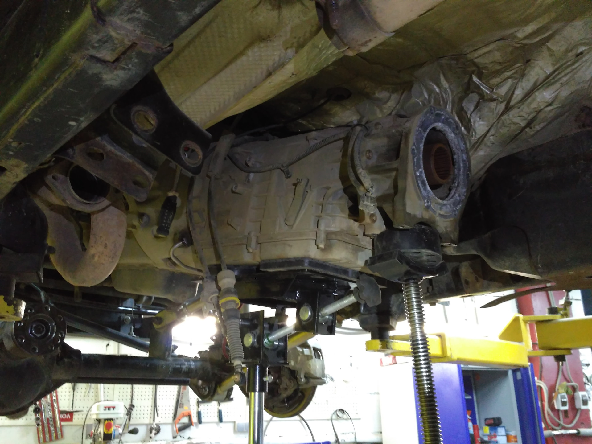 Jeep wrangler коробка передач. Jeep wrangler коробка передач. коробка nag1 jeep. поддон картера wrangler jk. акпп jeep wrangler.