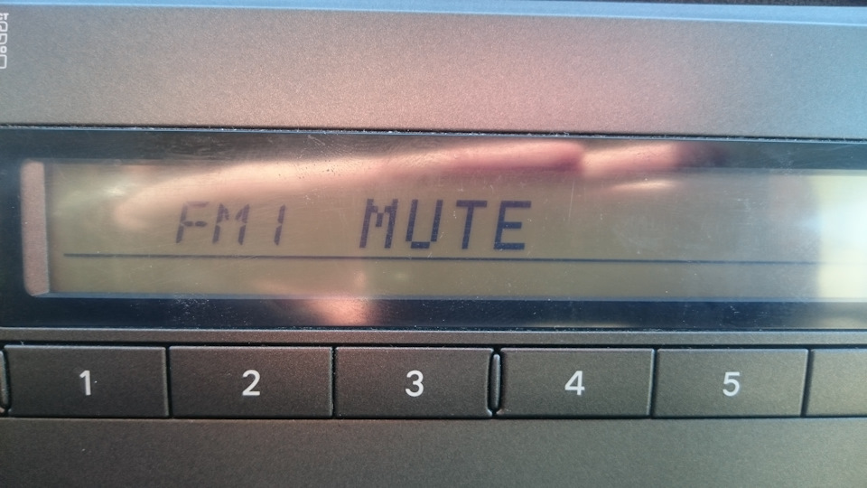 36. Кнопка MUTE на штатном ГУ — Toyota Corolla (140/150), 1,6 л, 2011 ...