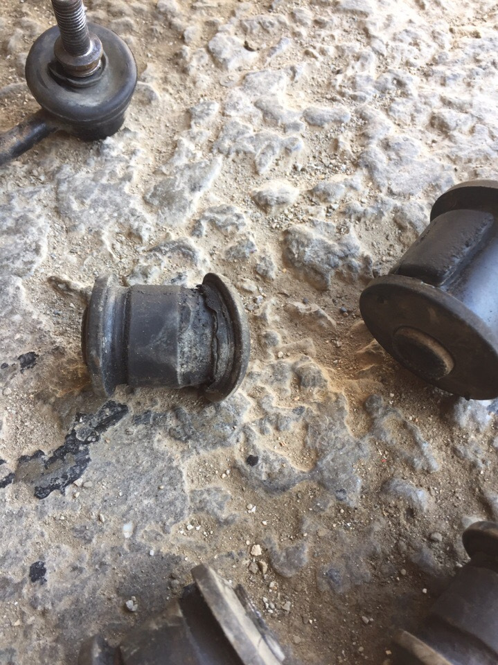 Замена сайлентблоков в задней подвеске и замена передних стоек ...