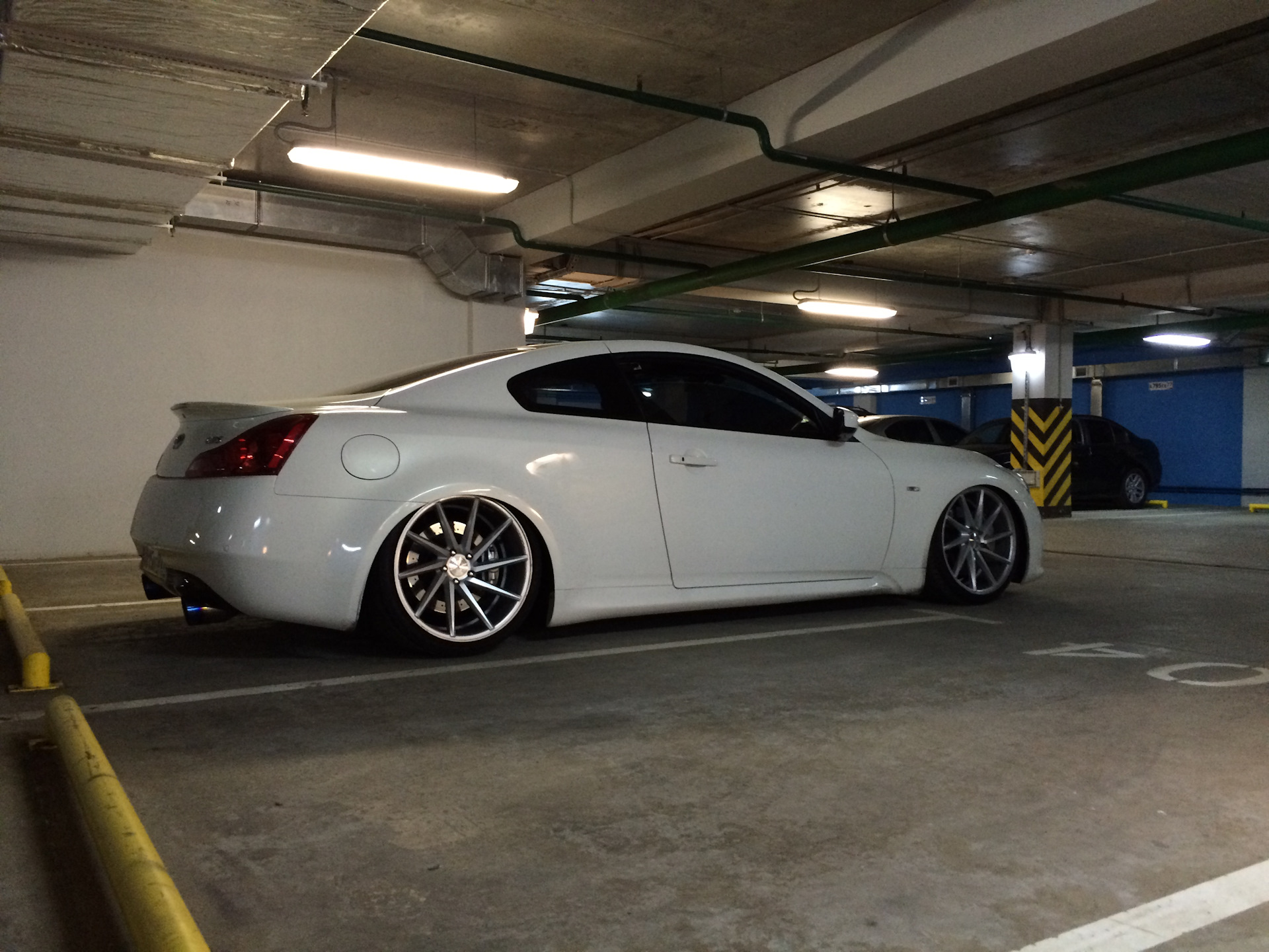 Infiniti g37 Nardo Grey