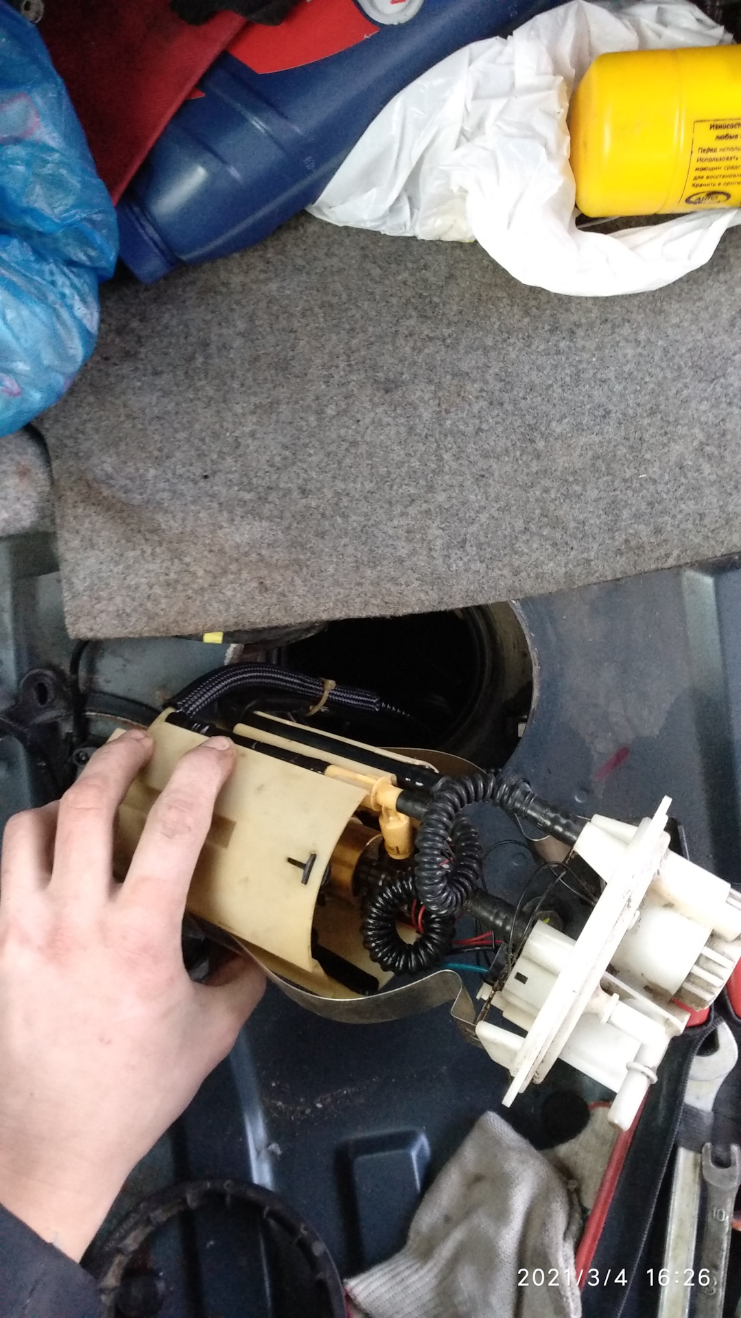 Замена топливного насоса Вольво S60 — Volvo S60 (1G), 2,4 л, 2005 года ...