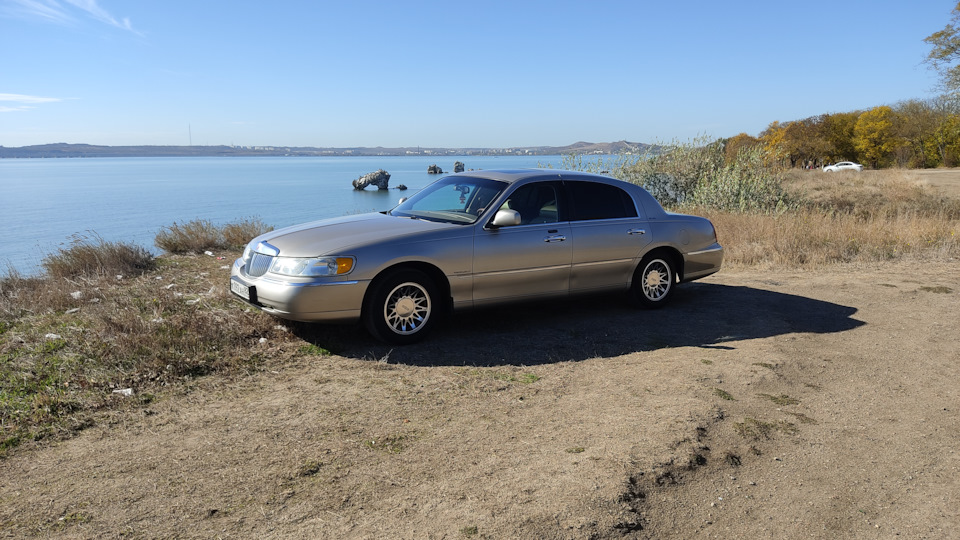 Lincoln Town Car LAST CLASSIC