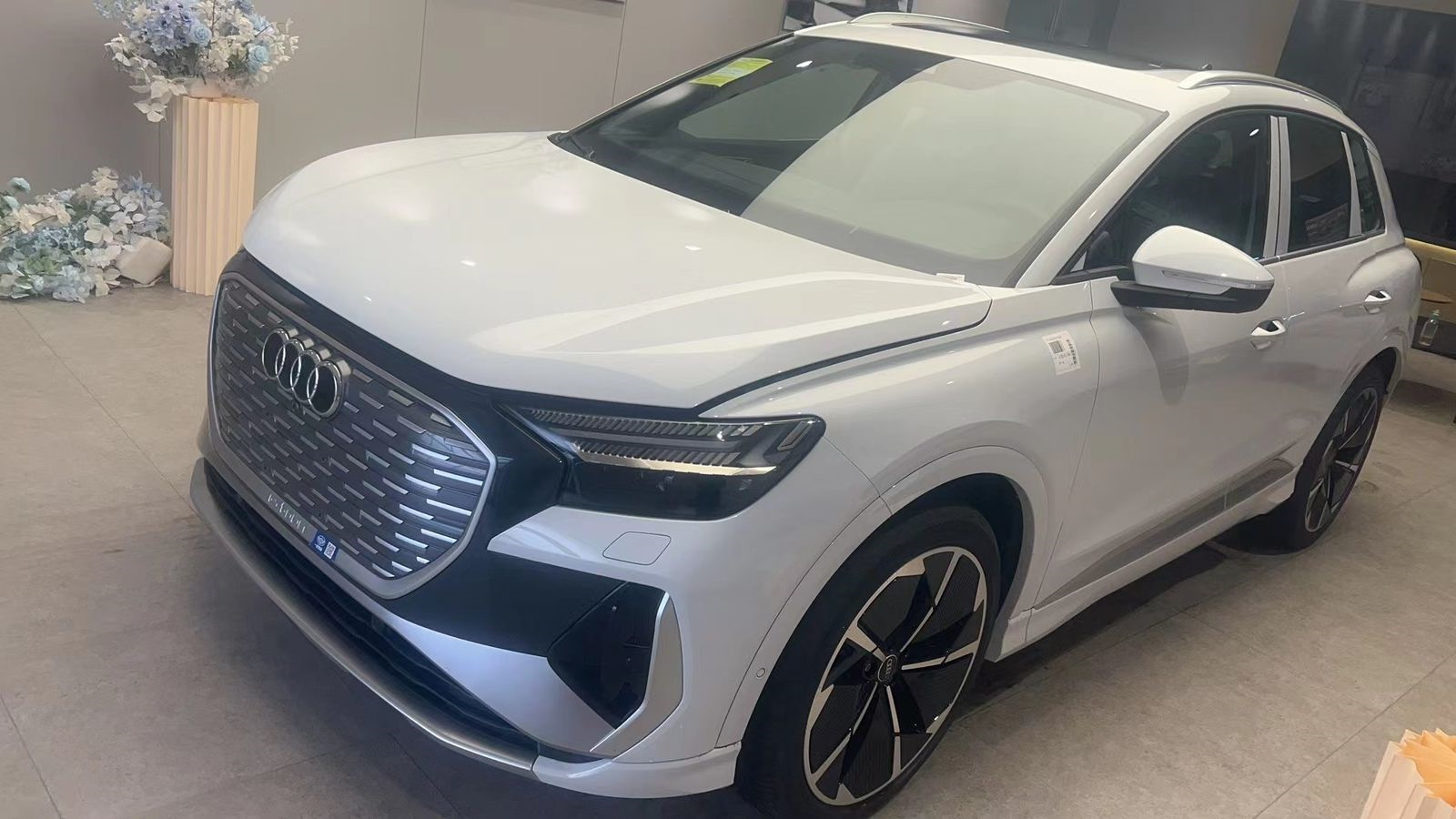 Audi Q4 e-tron: доступный электромобиль для города и за его пределами