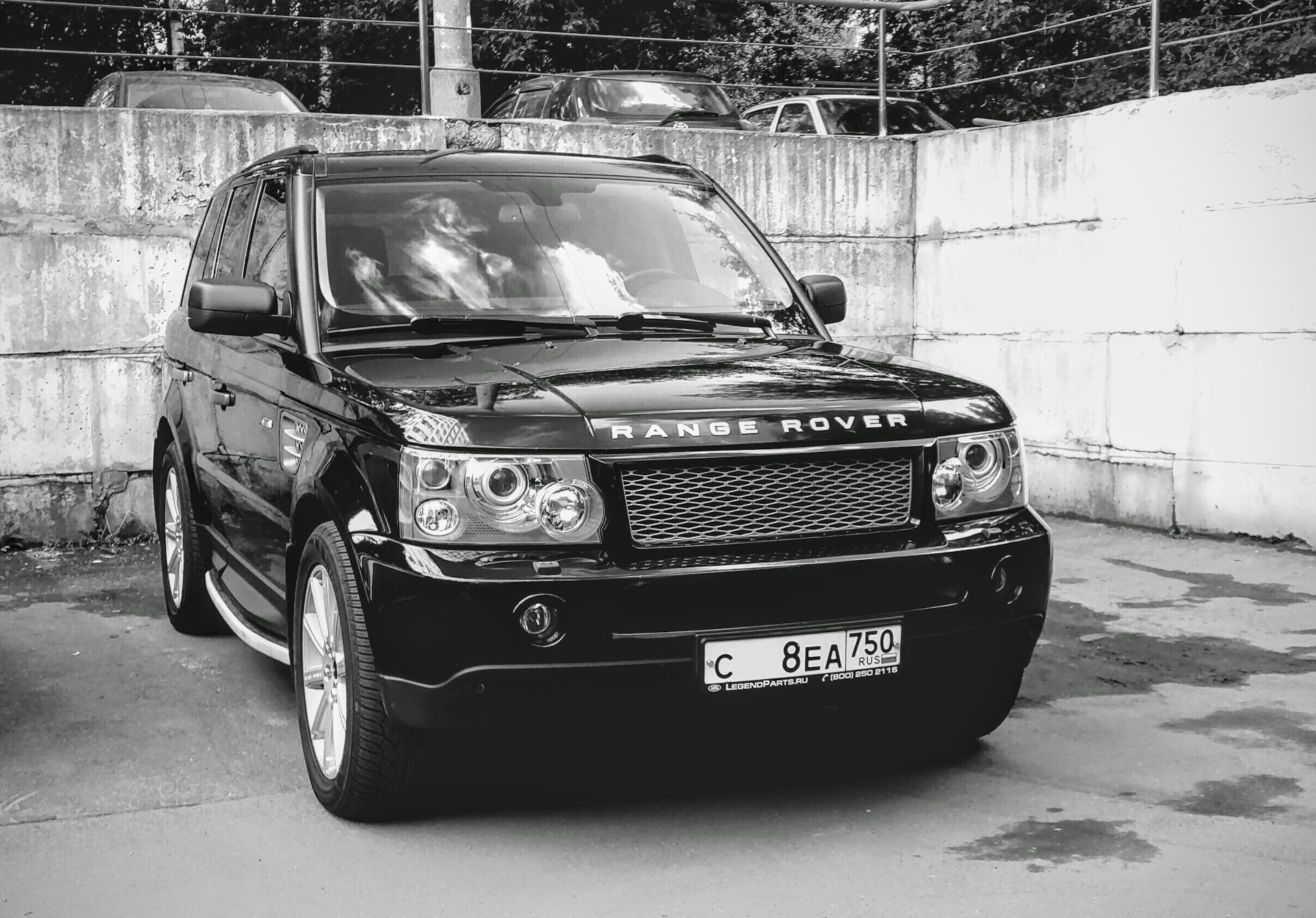 Range rover sport 2008 дизель. Range Rover красный спорт 1 поколение..