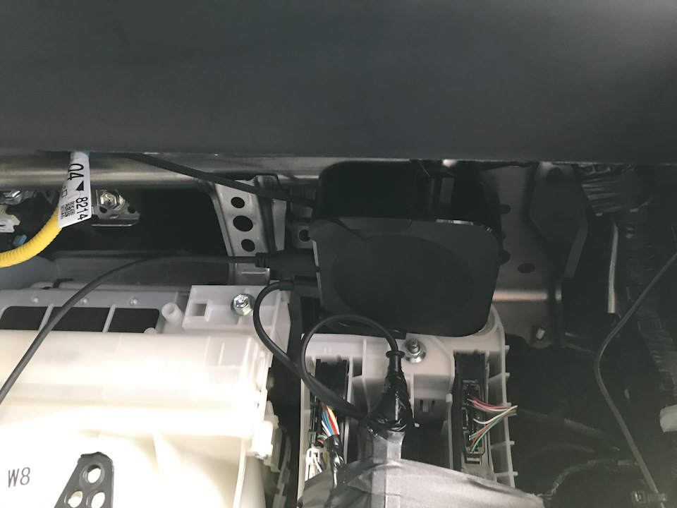 Крепеж для приставки просто необходим, иначе будет трудно ее закрепить! Главное чтобы держалась надежно! — Toyota RAV4 (IV)