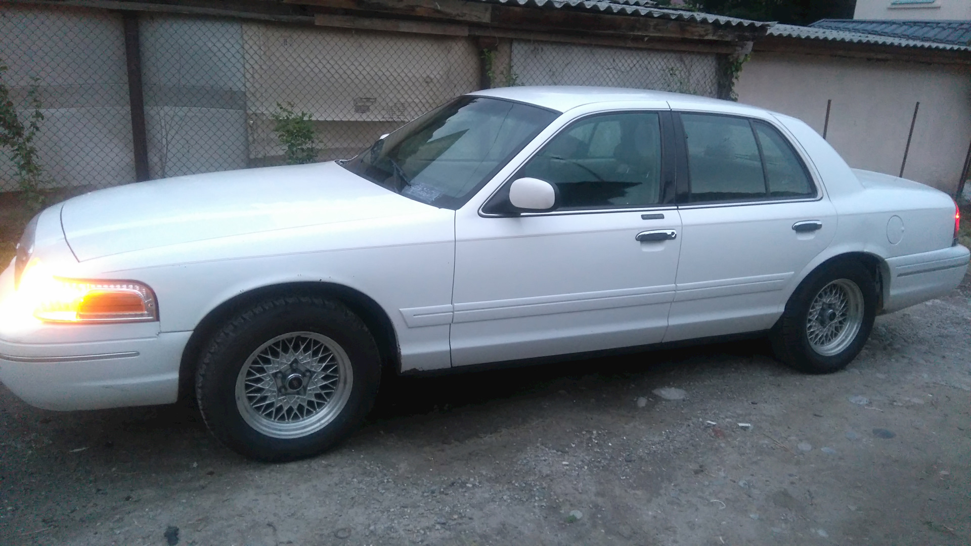 Ford Crown Victoria 4.6 бензиновый 1998 | на DRIVE2