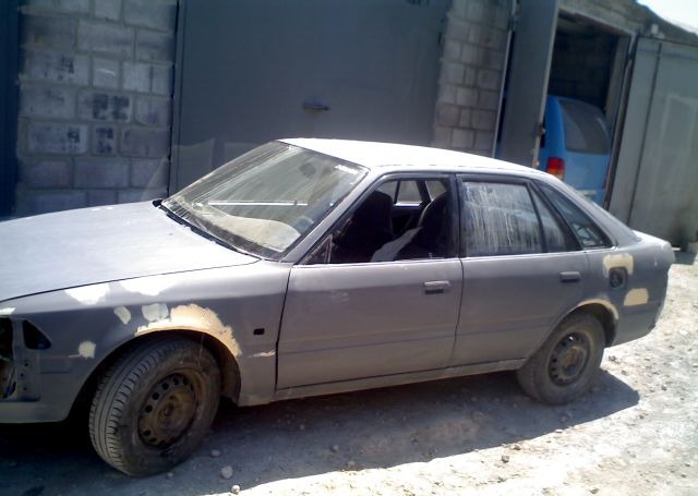     Toyota Carina II 16 2009