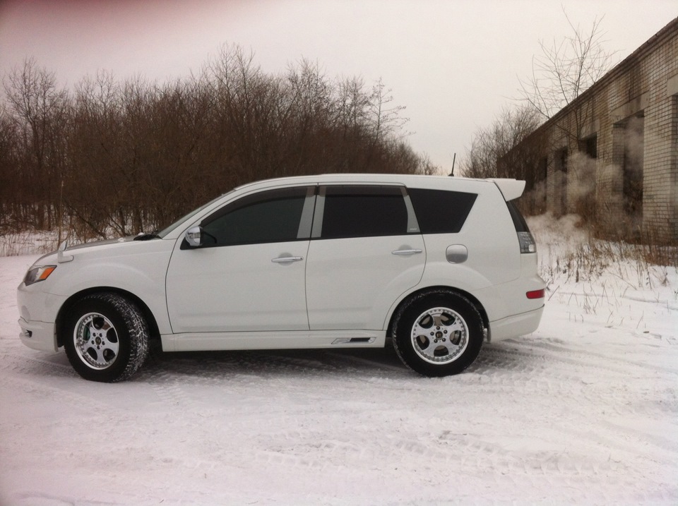 mitsubishi outlander 3 спойлер