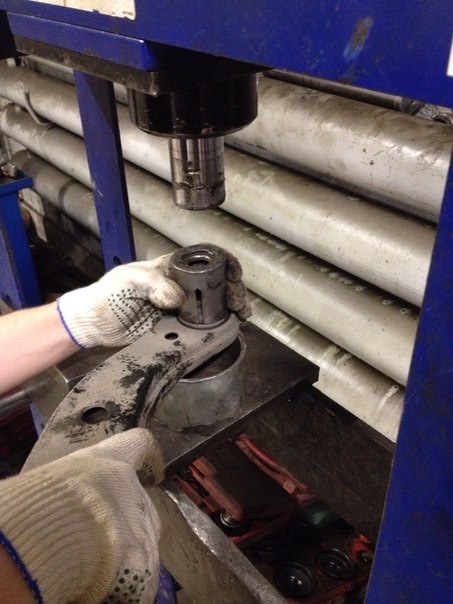 Меняем сайлентблоки, и п.да колодкам) — Toyota Sprinter Trueno (110), 2 ...