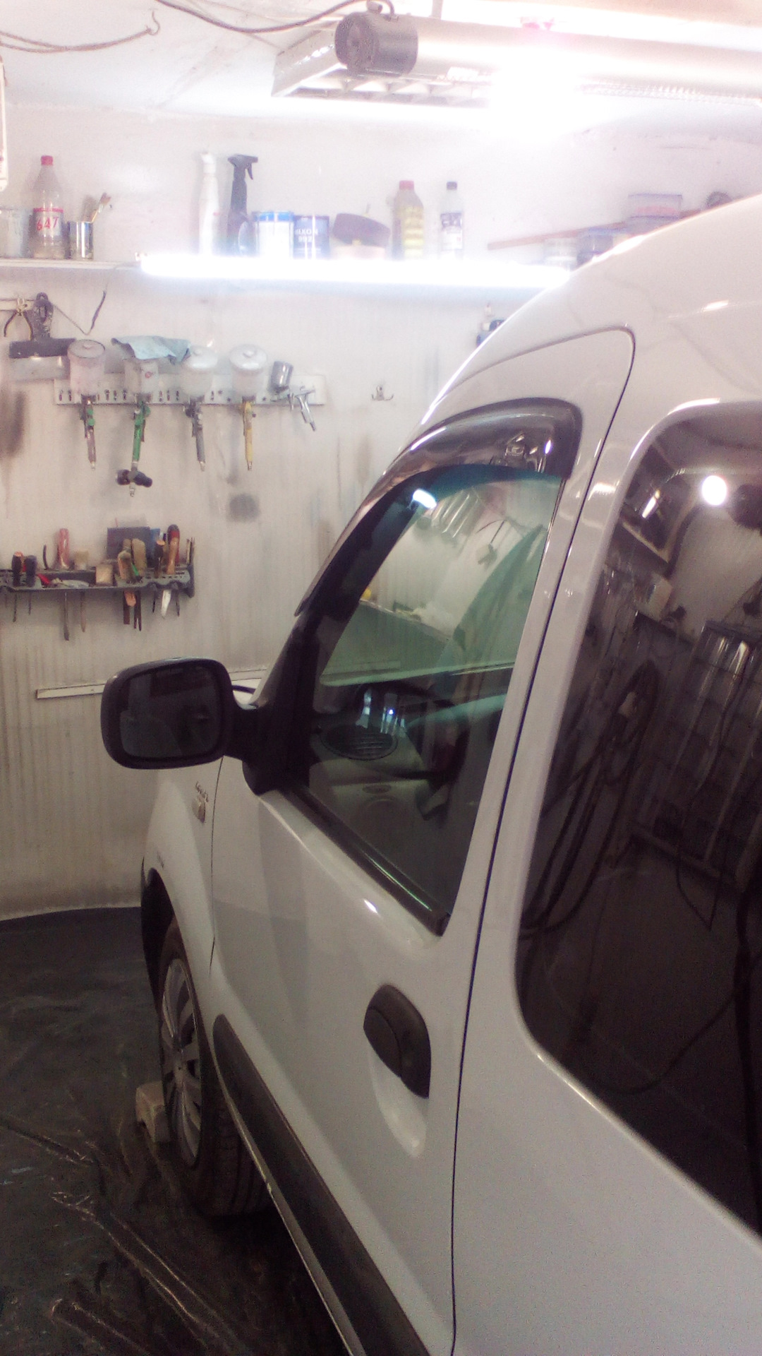 Renault Kangoo 2008 — удаление сколов на капоте, царапин на крыше ...