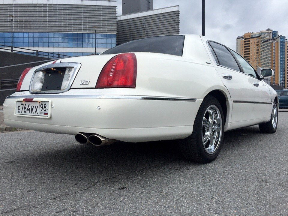 Фото в бортжурнале Lincoln Town Car III