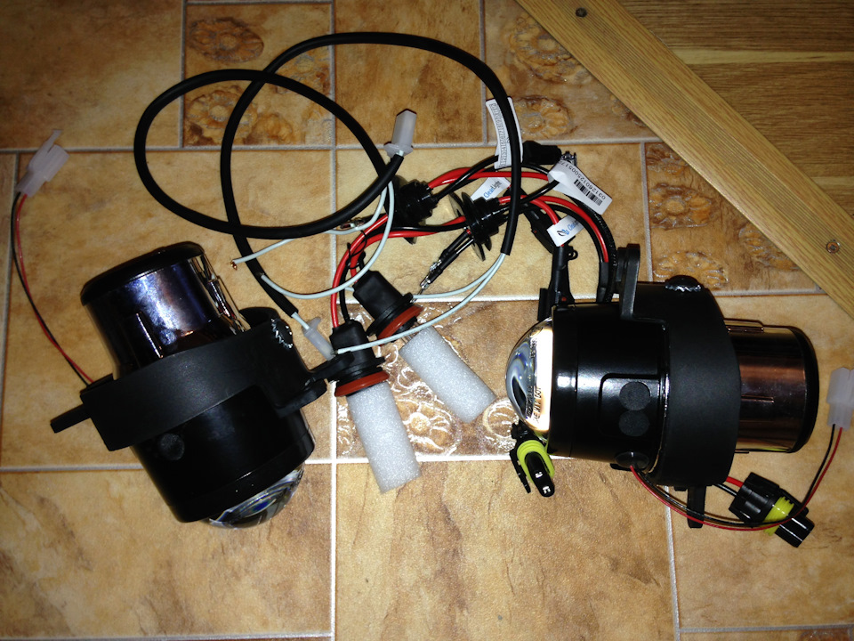 Противотуманки с ксеноном, цоколь Н11 12V 55W(лампы сменил) — Toyota ...