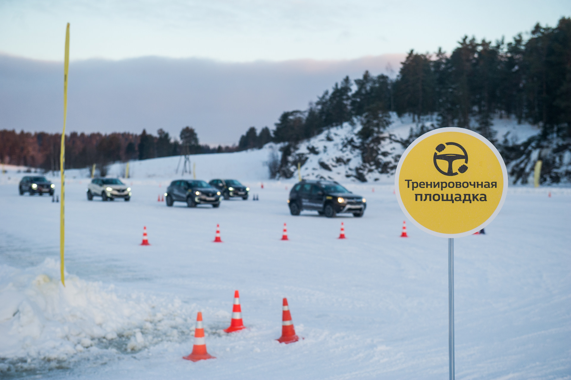 Скорость лед. Renault Winter School Карелия яичница.