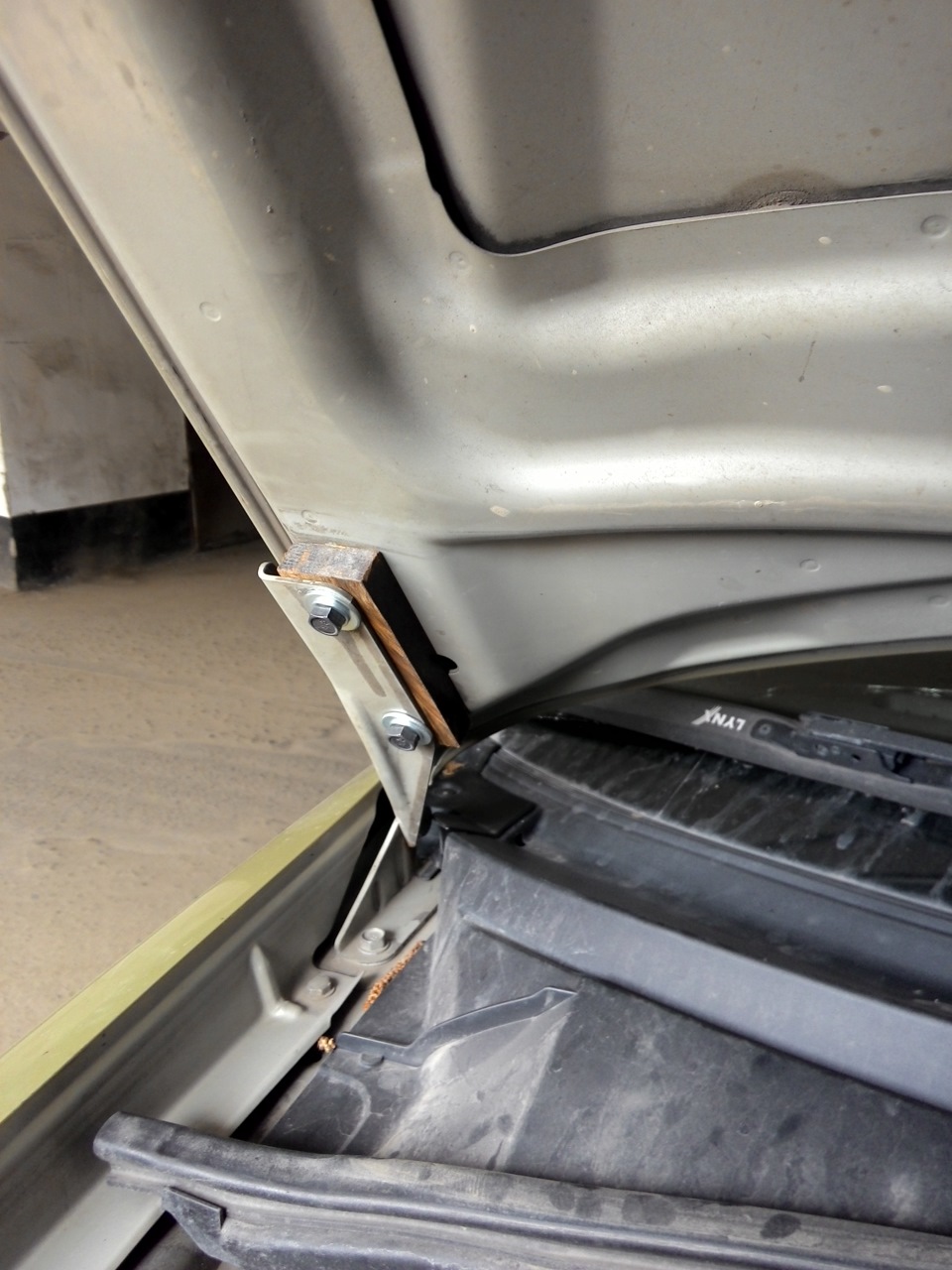 проставки под капот (нано) — Subaru Forester (SG), 2,5 л, 2003 года ...