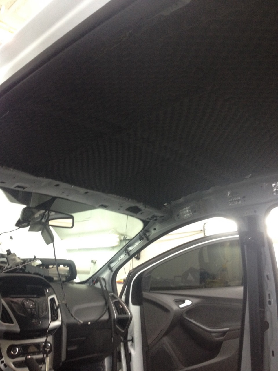 Полная шумо и виброизоляция форд фокуса плюс оклейка крыши и зеркал ...